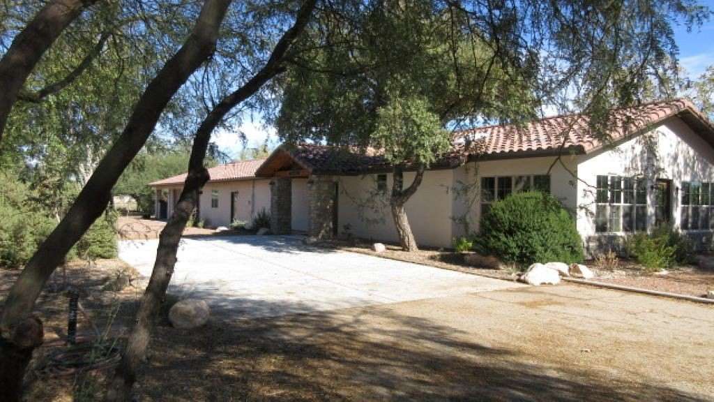 4.63 Acres of Residential Land with Home for Sale in Kingman, Arizona