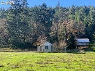 12.7 Acres of Land with Home for Sale in Winston, Oregon