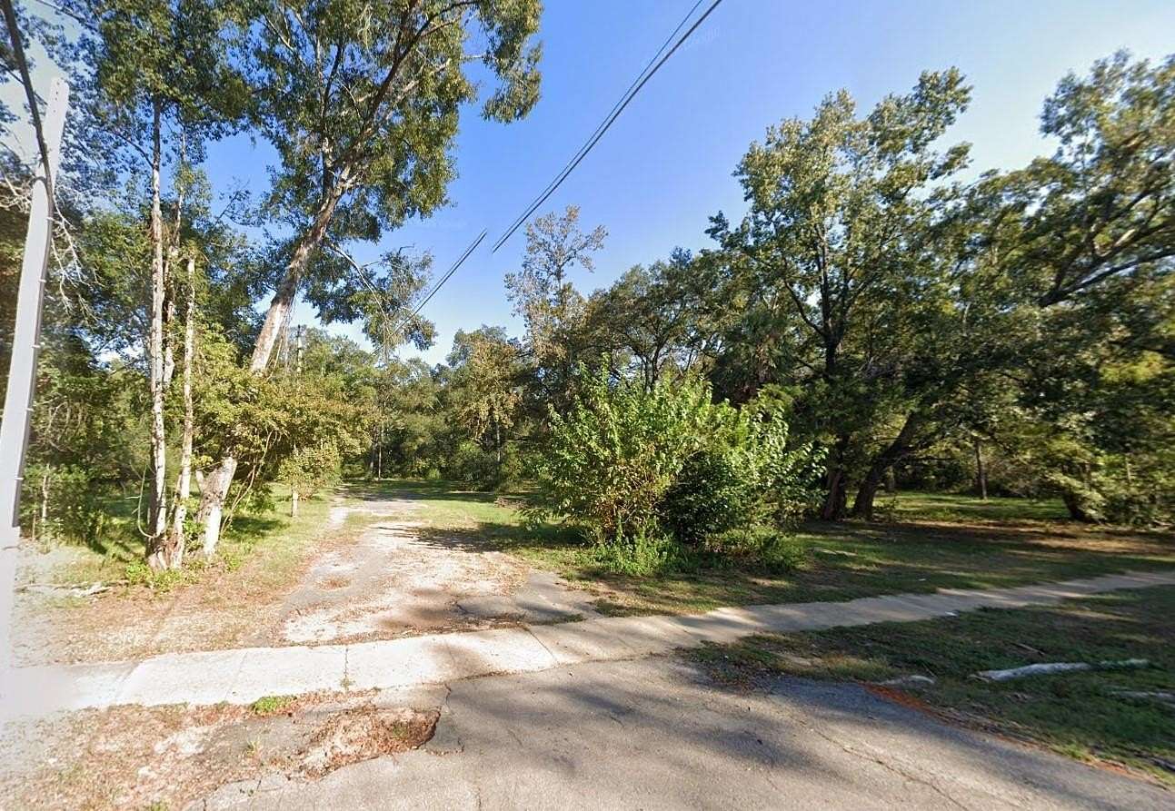 2.69 Acres of Residential Land for Sale in Tallahassee, Florida