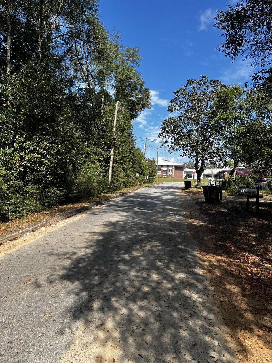 0.26 Acres of Residential Land for Sale in DeFuniak Springs, Florida