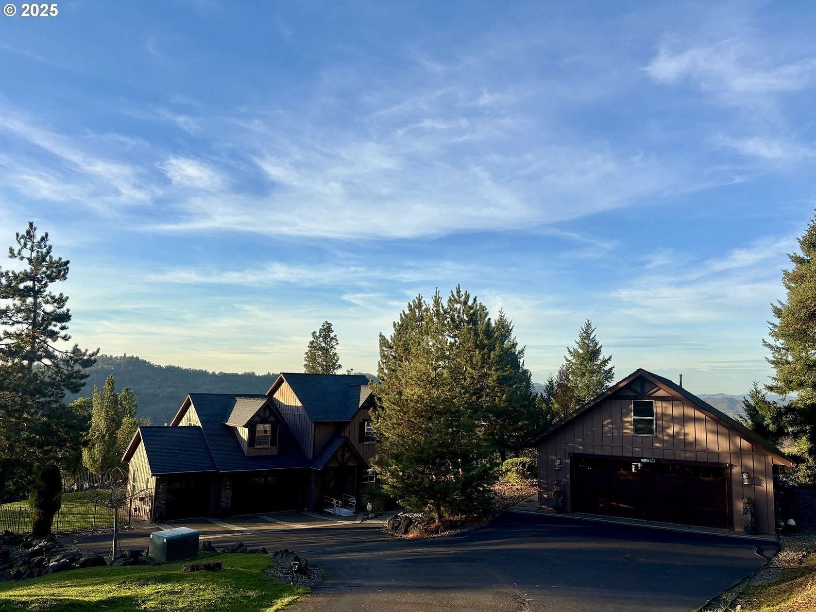 2.52 Acres of Residential Land with Home for Sale in Roseburg, Oregon