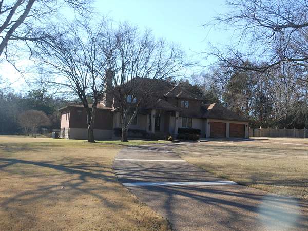 2.84 Acres of Residential Land with Home for Sale in Nashville, Tennessee