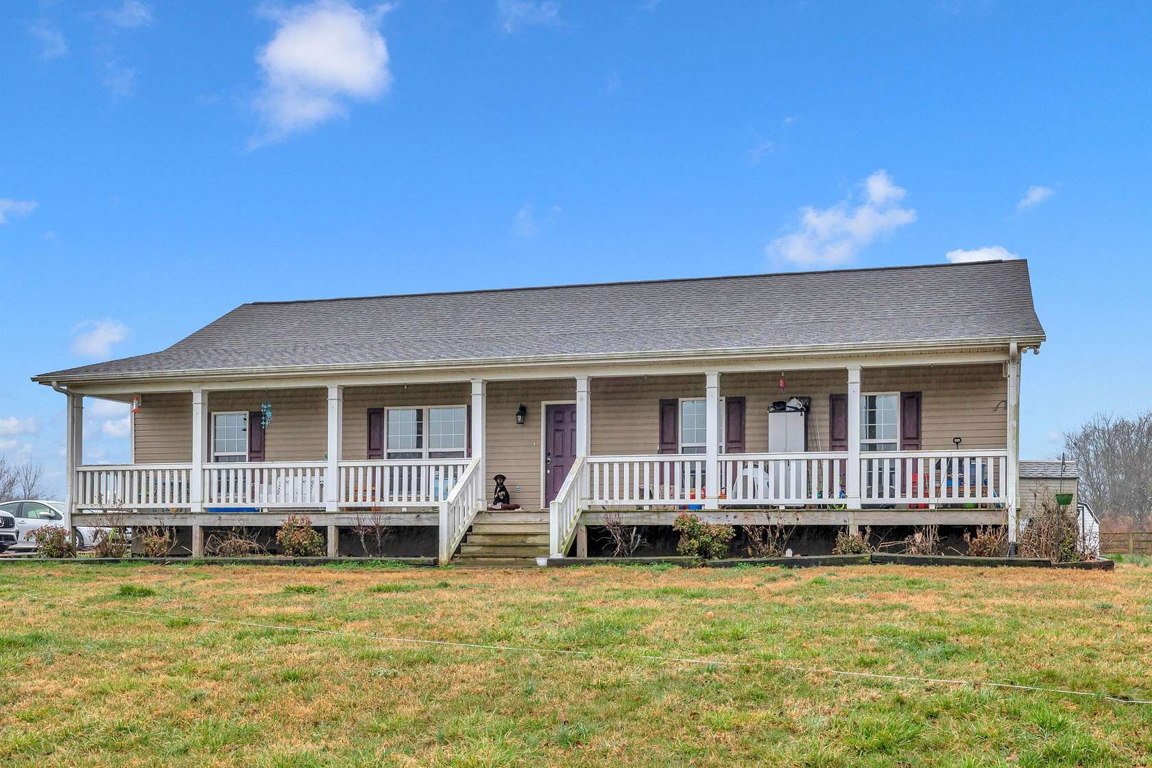 19.2 Acres of Land with Home for Lease in Springfield, Tennessee