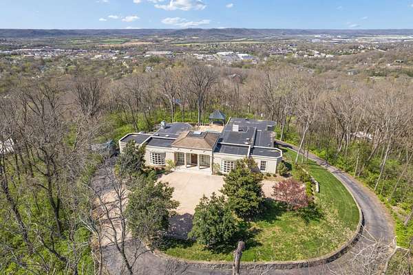 15 Acres of Land with Home for Sale in Nashville, Tennessee