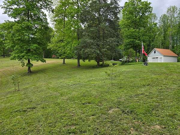 15 Acres of Land with Home for Sale in McMinnville, Tennessee
