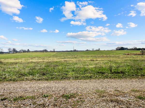 5 Acres of Residential Land for Sale in London, Kentucky