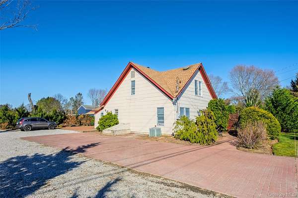 2 Acres of Residential Land with Home for Sale in Cutchogue, New York