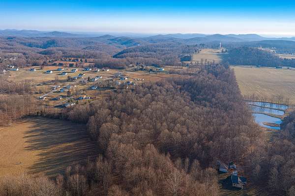 5.78 Acres of Residential Land for Sale in Bethpage, Tennessee