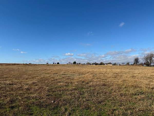 5 Acres of Land for Sale in Perry, Oklahoma