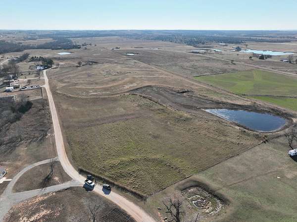 5 Acres of Land for Sale in Perry, Oklahoma