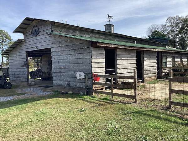 28 Acres of Land with Home for Sale in Camden, Alabama