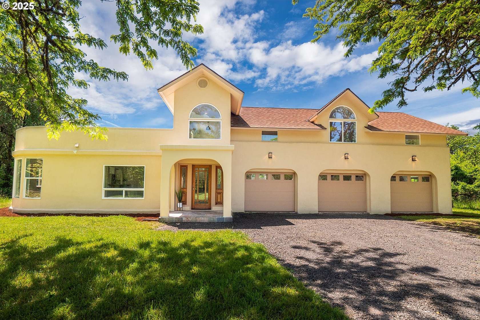 8 Acres of Residential Land with Home for Sale in Eugene, Oregon