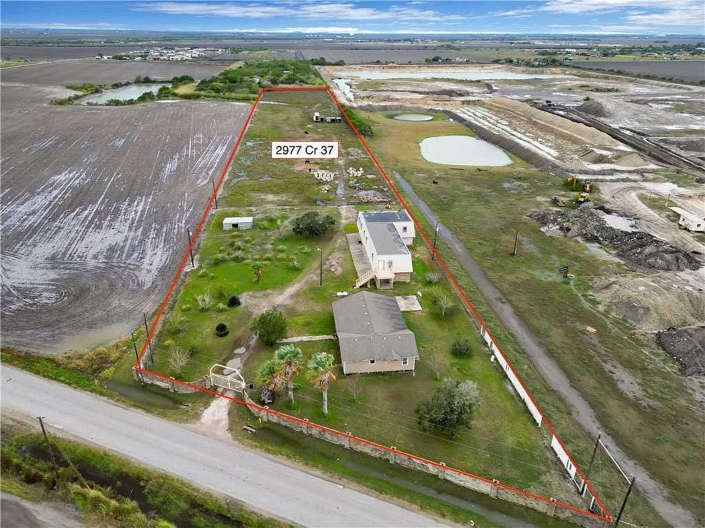6.7 Acres of Improved Mixed-Use Land for Sale in Corpus Christi, Texas