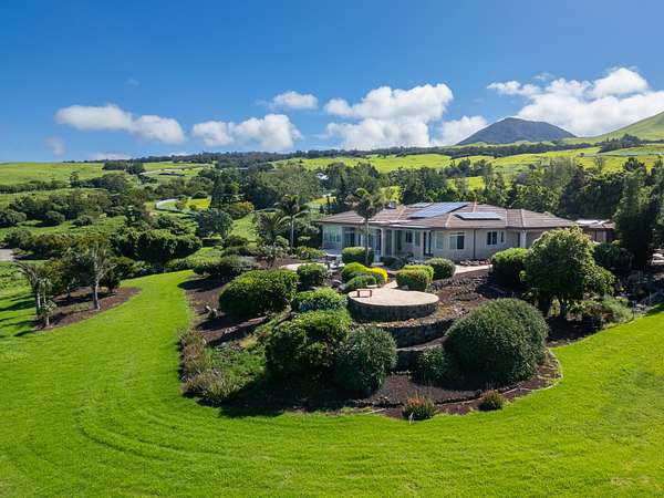 11 Acres of Land with Home for Sale in Waimea, Hawaii