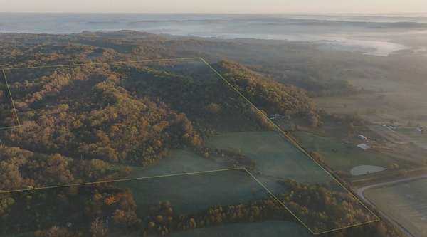 107 Acres of Land for Sale in Columbia, Tennessee