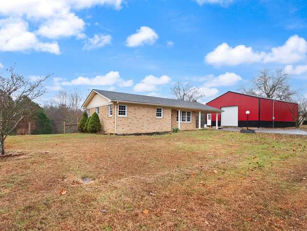 4.33 Acres of Residential Land with Home for Sale in Hopkinsville, Kentucky