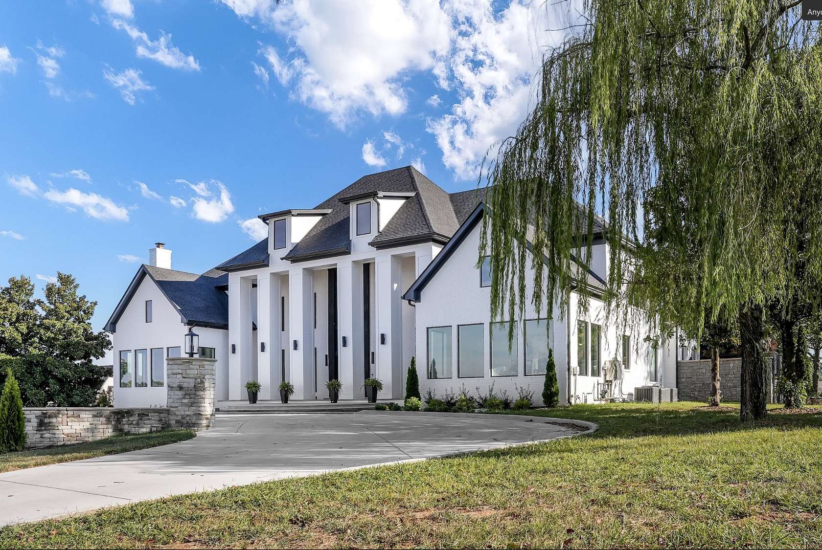 4.4 Acres of Residential Land with Home for Sale in Franklin, Tennessee