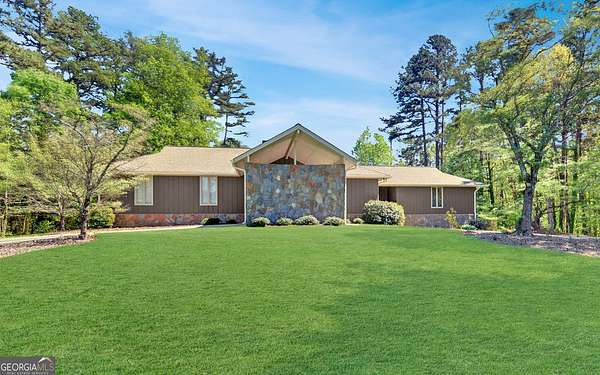 14.3 Acres of Land with Home for Sale in Toccoa, Georgia