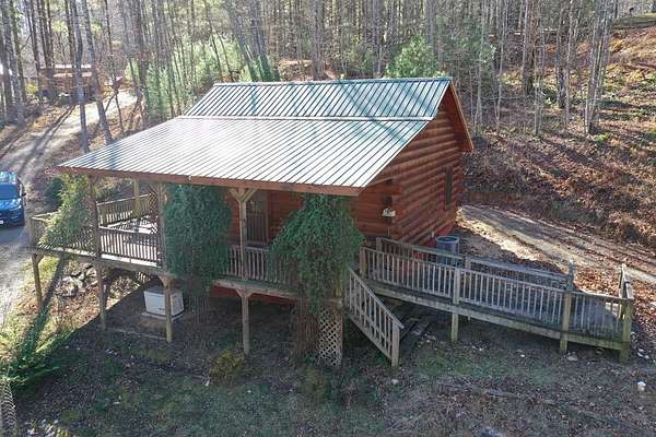 2.5 Acres of Residential Land with Home for Sale in Hillsville, Virginia