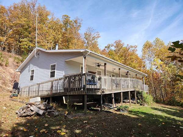 9.52 Acres of Residential Land with Home for Sale in Sneedville, Tennessee