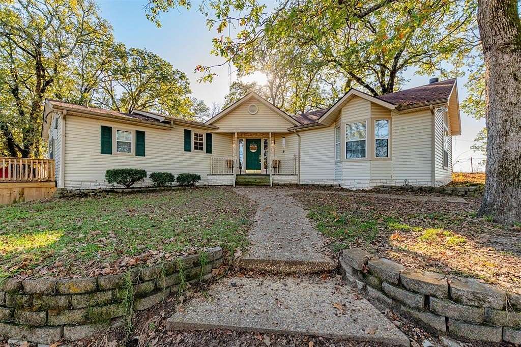 4 Acres of Residential Land with Home for Sale in Grand Saline, Texas