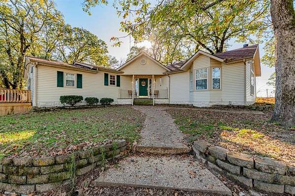 4 Acres of Residential Land with Home for Sale in Grand Saline, Texas