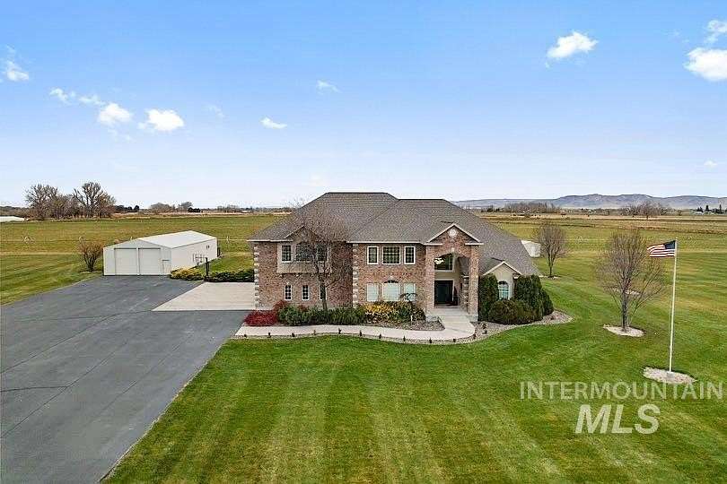 8 Acres of Residential Land with Home for Sale in Heyburn, Idaho