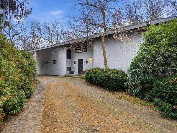 4.4 Acres of Residential Land with Home for Sale in Old Lyme, Connecticut