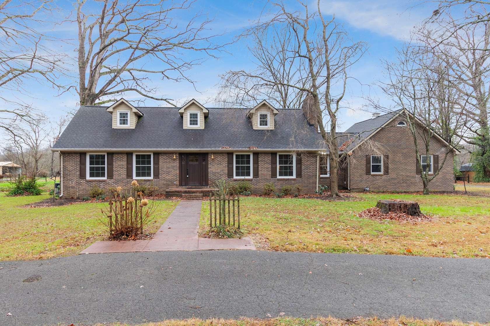 2.87 Acres of Residential Land with Home for Sale in Estill Springs, Tennessee