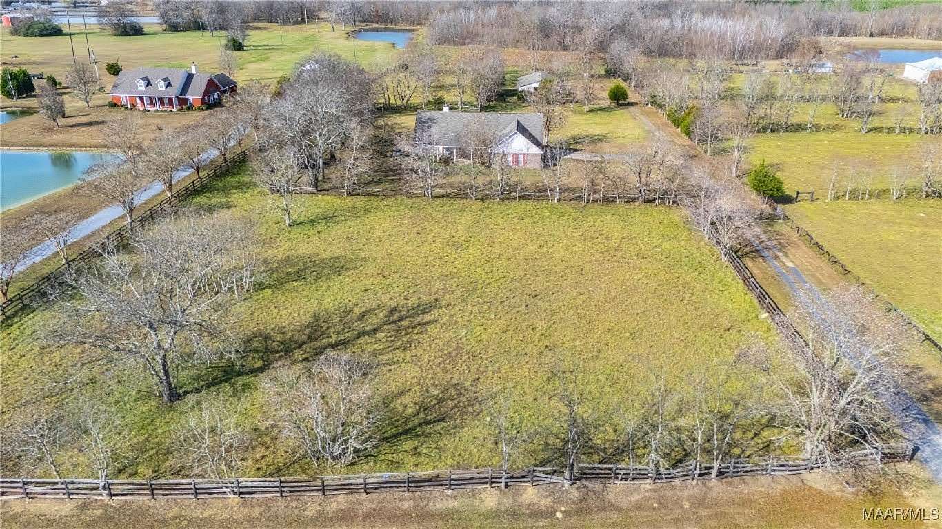 10 Acres of Residential Land with Home for Sale in Pike Road, Alabama