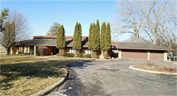 13 Acres of Land with Home for Sale in Sioux City, Iowa