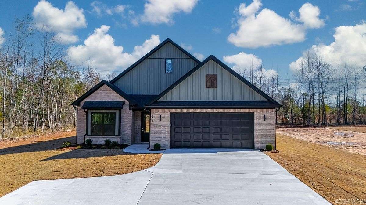 3.85 Acres of Residential Land with Home for Sale in Bauxite, Arkansas