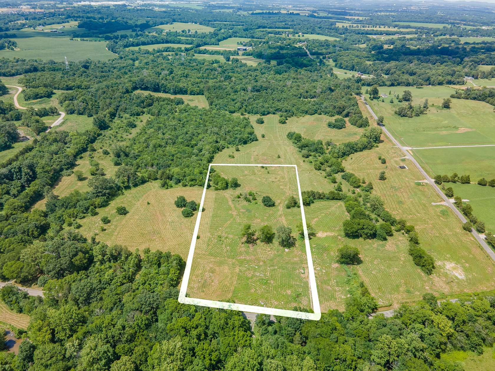 5.25 Acres of Land for Sale in Columbia, Tennessee