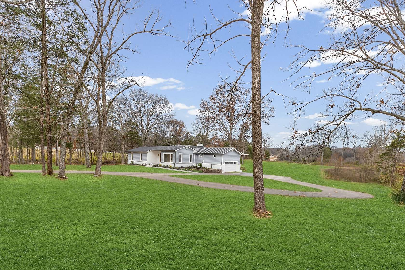 5 Acres of Residential Land with Home for Sale in Franklin, Tennessee