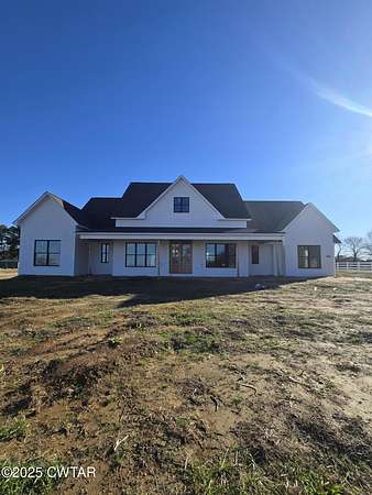 1 Acre of Residential Land with Home for Sale in Gadsden, Tennessee