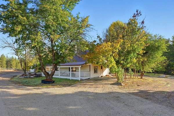 3.19 Acres of Residential Land with Home for Sale in Mead, Washington