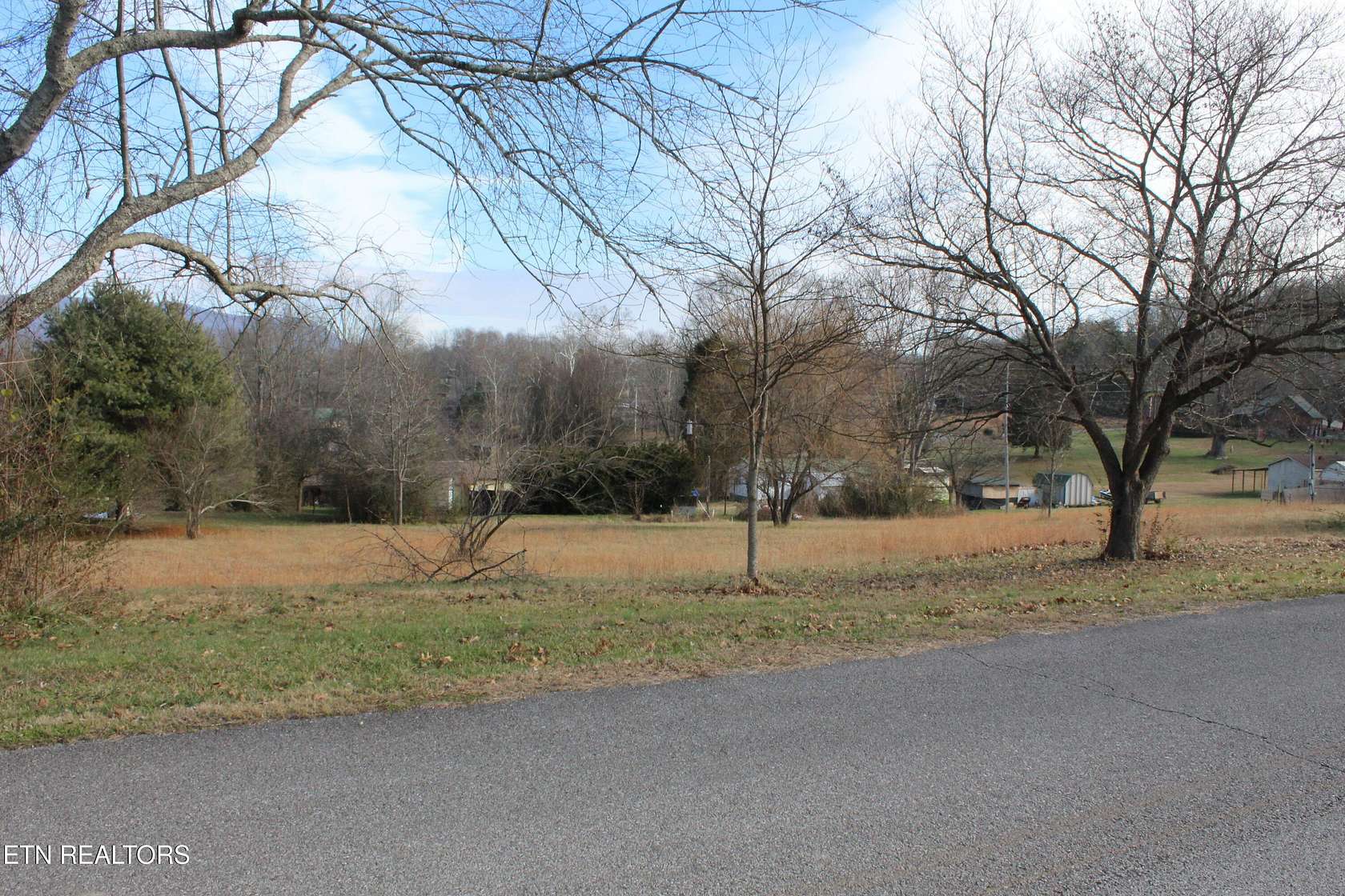 0.91 Acres of Land for Sale in Speedwell, Tennessee