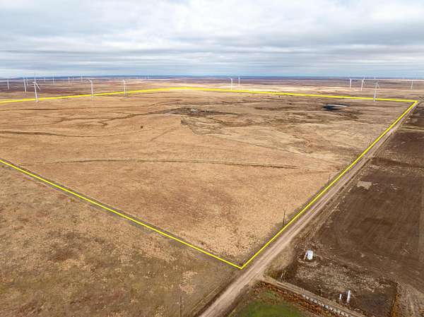 630 Acres of Agricultural Land for Sale in Miami, Texas