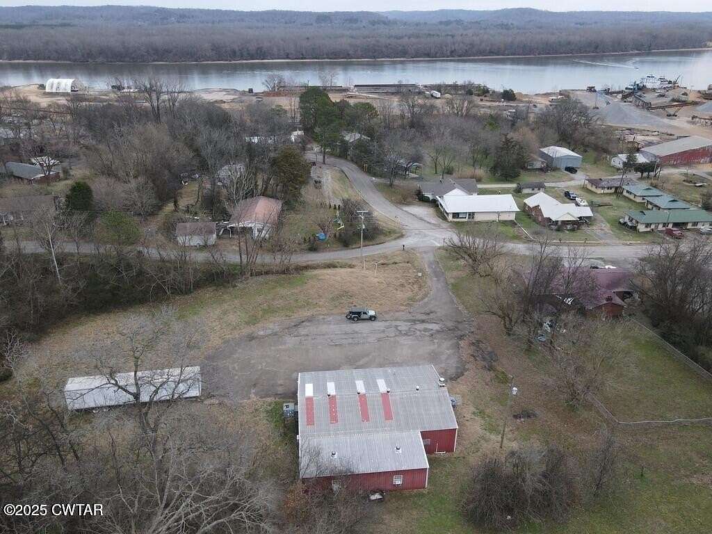 1.5 Acres of Improved Mixed-Use Land for Sale in Parsons, Tennessee