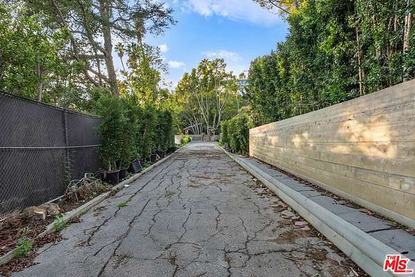 0.81 Acres of Residential Land for Sale in Beverly Hills, California