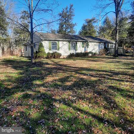 10 Acres of Recreational Land with Home for Sale in Kintnersville, Pennsylvania