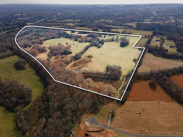 168 Acres of Recreational Land & Farm for Sale in Columbia, Tennessee