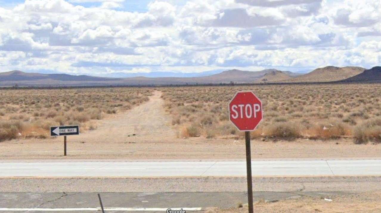 2.5 Acres of Residential Land for Sale in Mojave, California