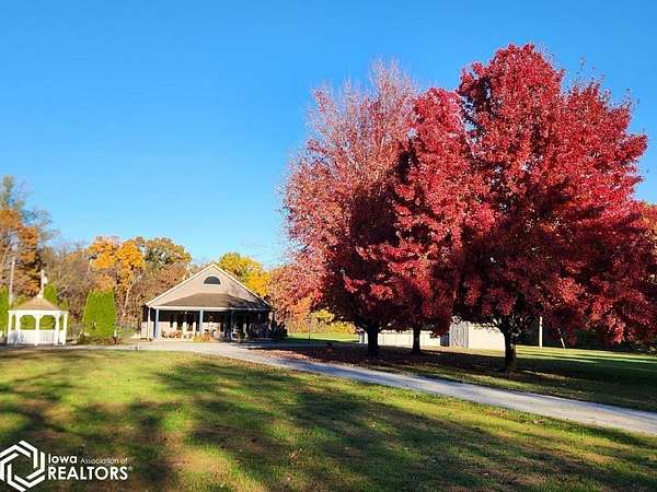 5 Acres of Residential Land with Home for Sale in Warsaw, Illinois