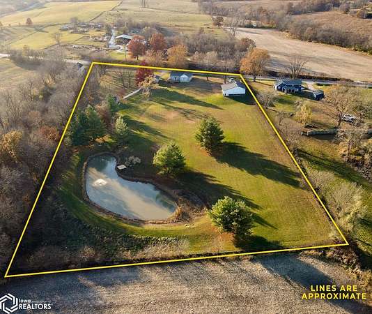 4 Acres of Residential Land with Home for Sale in Ottumwa, Iowa