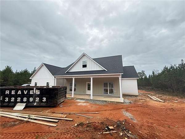 7 Acres of Residential Land with Home for Sale in Salem, Alabama