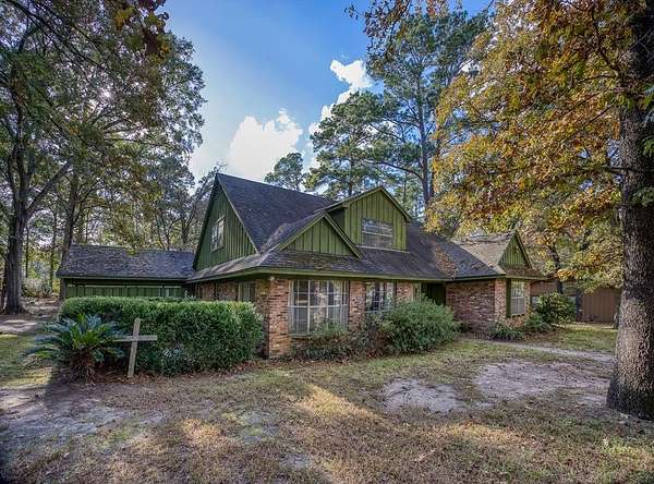 3.48 Acres of Residential Land with Home for Sale in Crockett, Texas