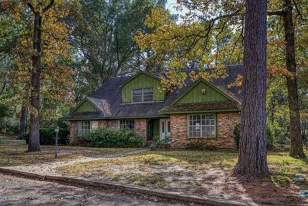 3.48 Acres of Land with Home for Sale in Crockett, Texas