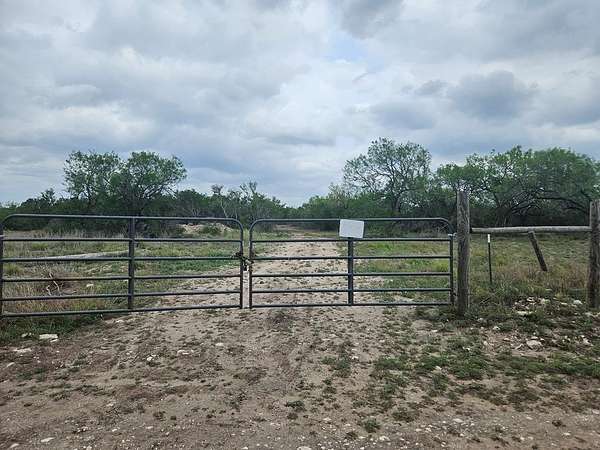 Residential Land for Sale in San Diego, Texas