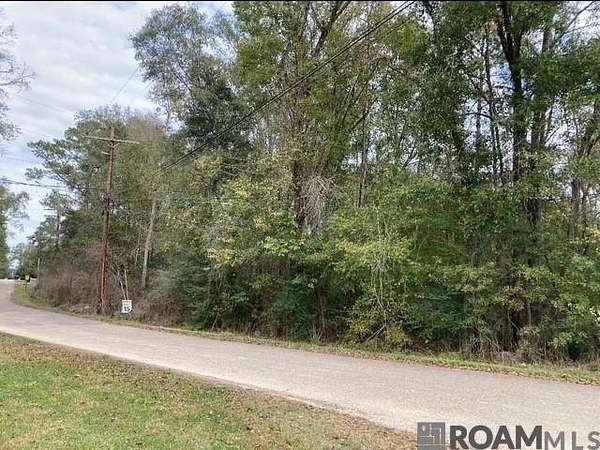 1.5 Acres of Land for Sale in Denham Springs, Louisiana